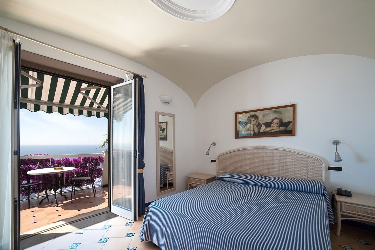 SUPERIOR, SEA VIEW