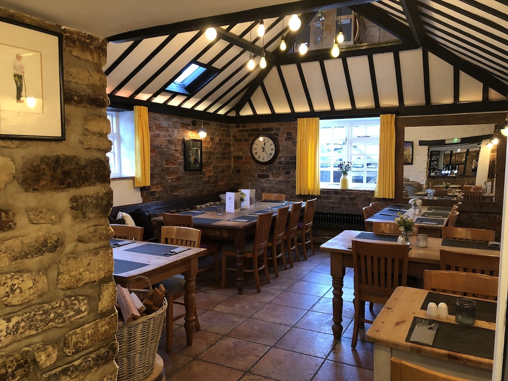 The White Hart 10/16
