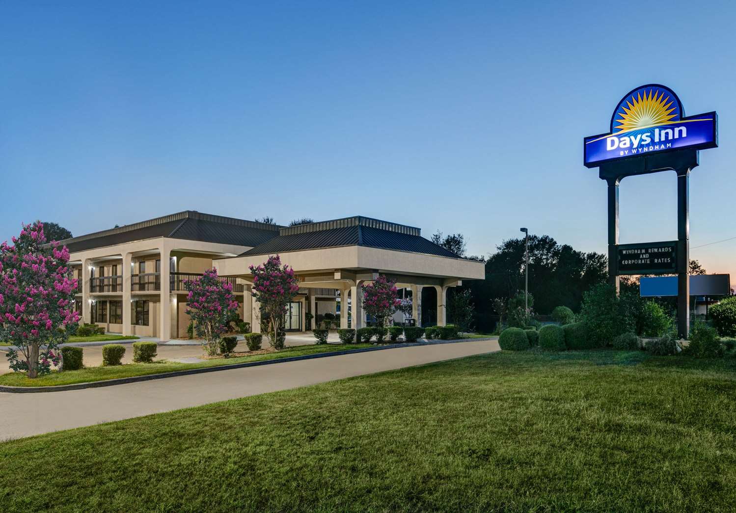 Days Inn by Wyndham Greenville MS 9/44