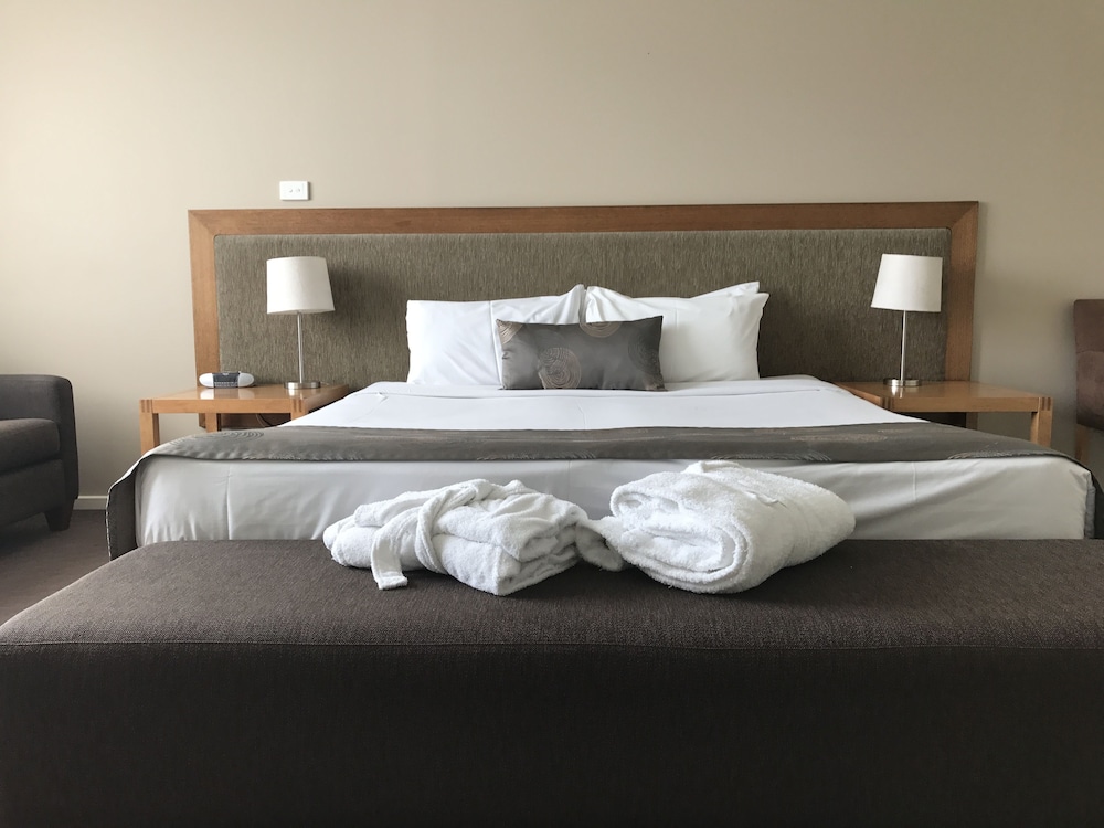 MORNINGTON HOTEL 21/45