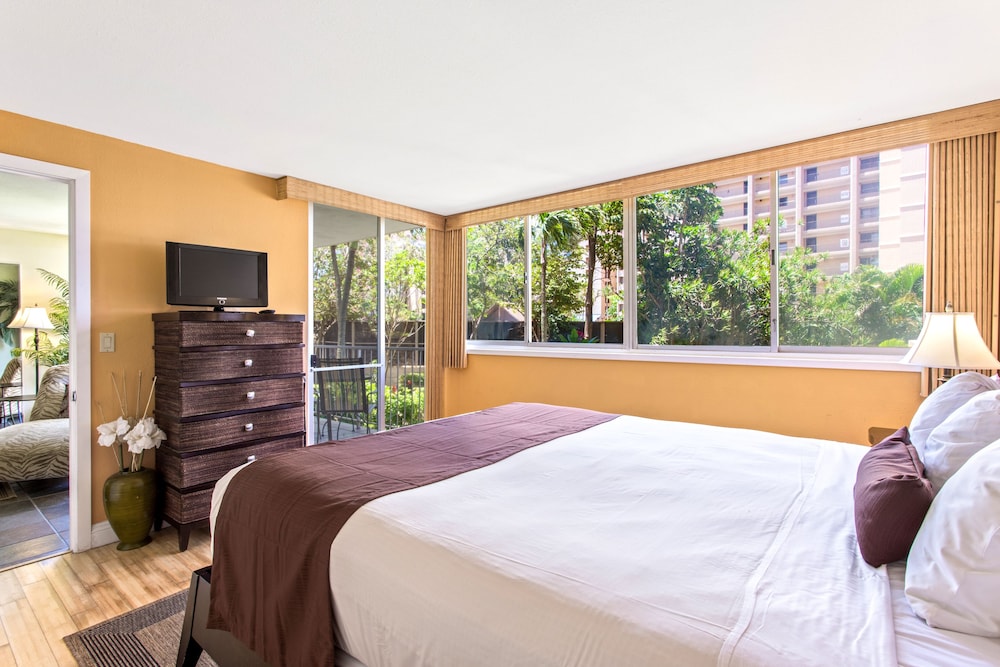 Royal Kahana Maui by OUTRIGGER 34/77