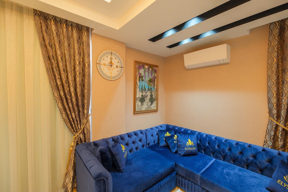 Elysium Deluxe Suites 33/50