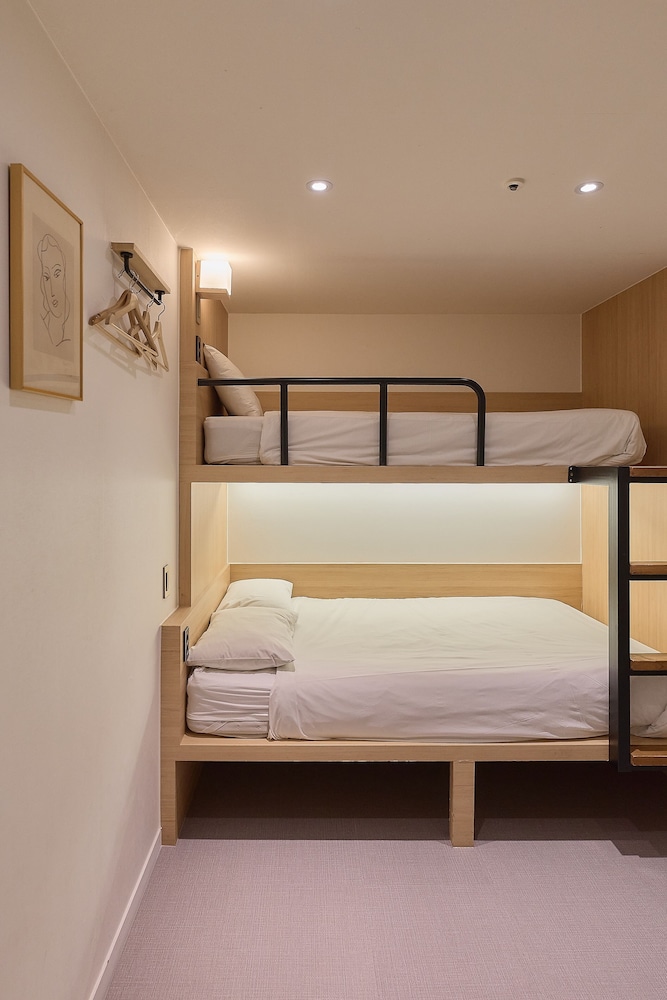ROOM, TRIPLE, BUNK BED