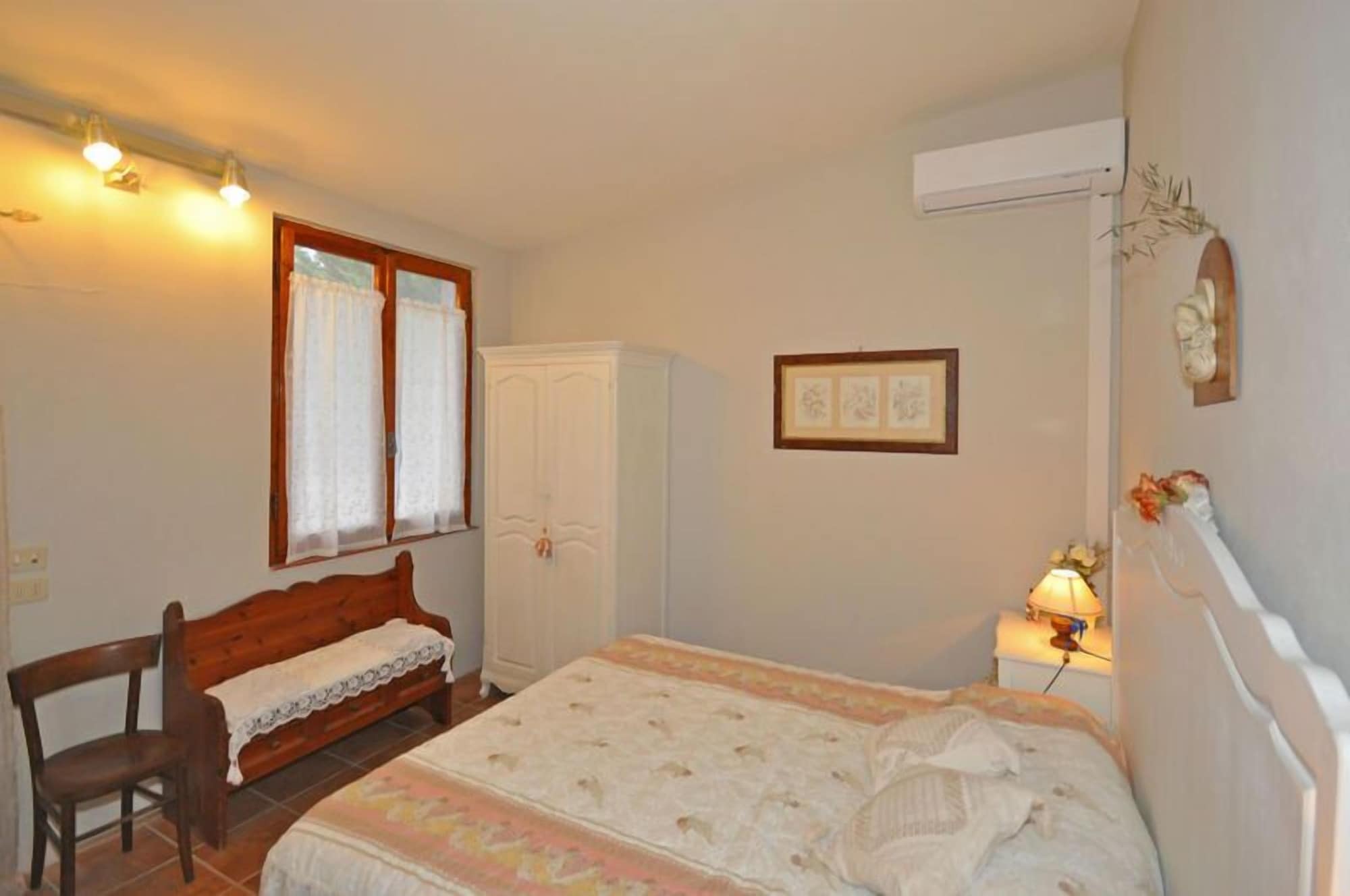 2 Bedrooms, House, 1 Queen and 1 Bunk Bed