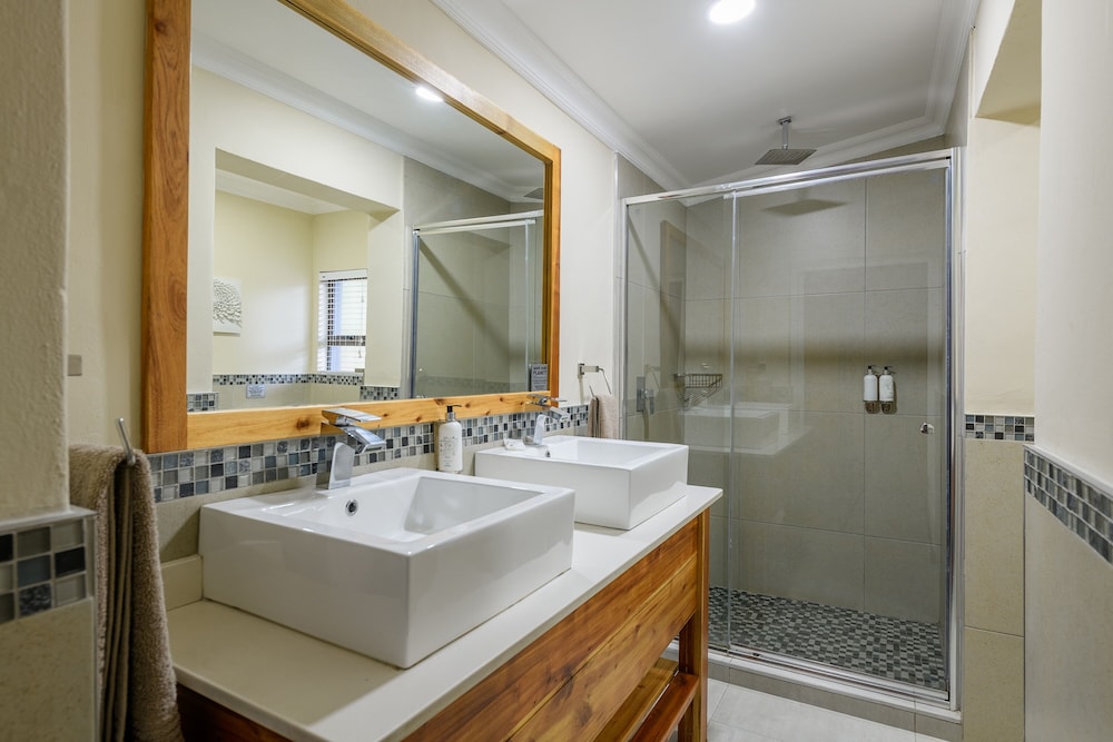 Kiara Lodge 68/69