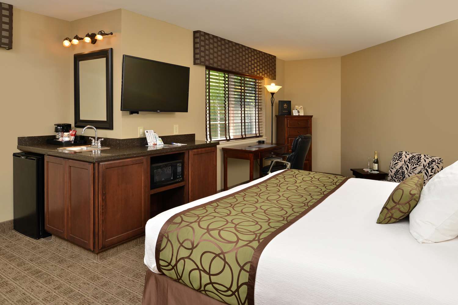 Best Western Plus Kennewick Inn 8/21
