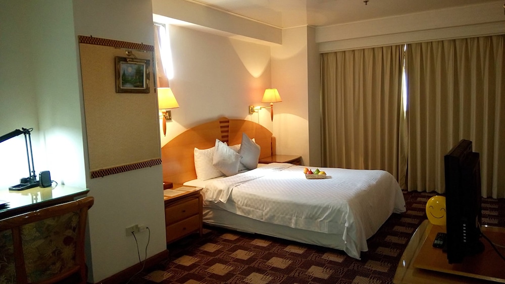 DELUXE, DOUBLE BED