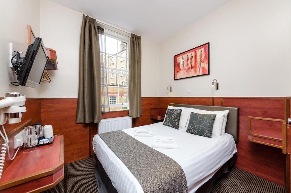 ROOM, DOUBLE BED