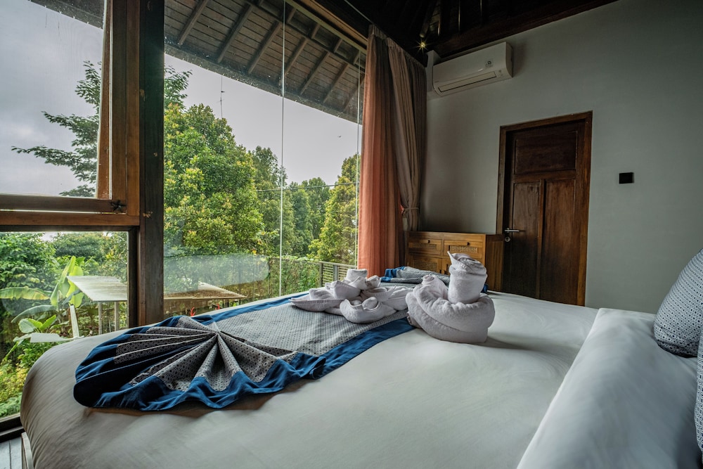 2 Bedrooms, Panoramic, House, King and Twin Beds, Mountain View