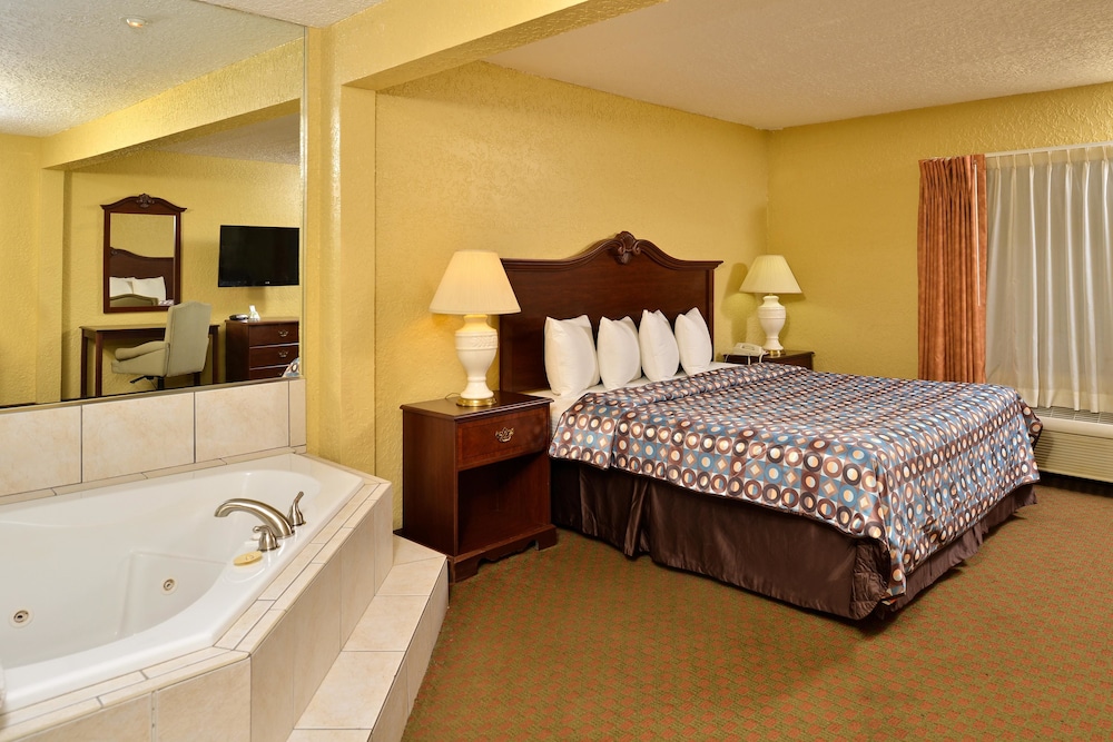 Americas Best Value Inn Starke 7/14