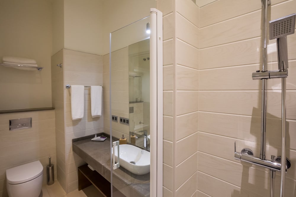 Welldone Cathedral Suites 37/50