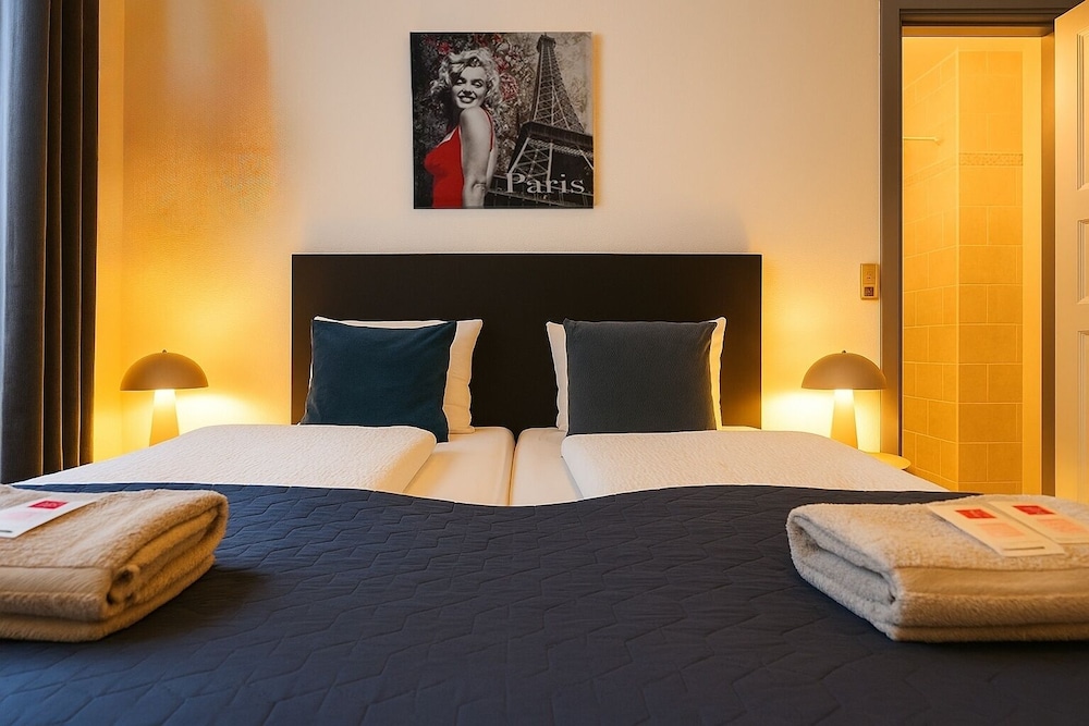 STANDARD, TWIN BEDS