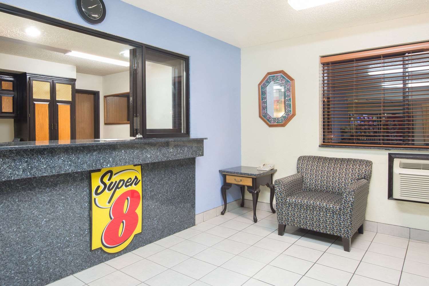Super 8 By Wyndham New Castle 5/26