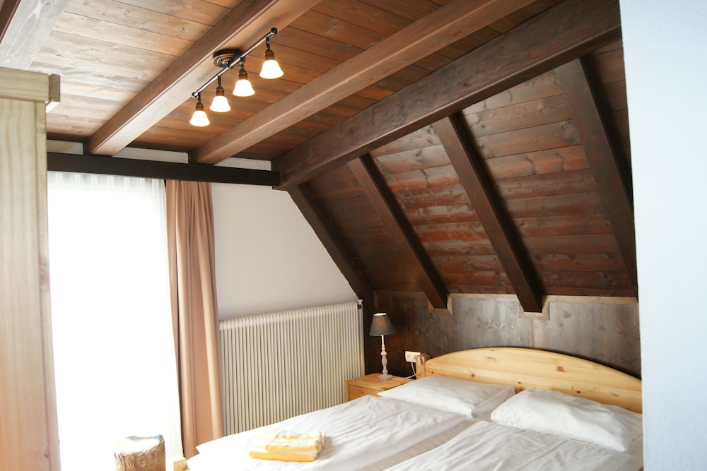 غرفة بسرير كوين بإطلالة على الجبل، Hotel Lindenhof 3/5