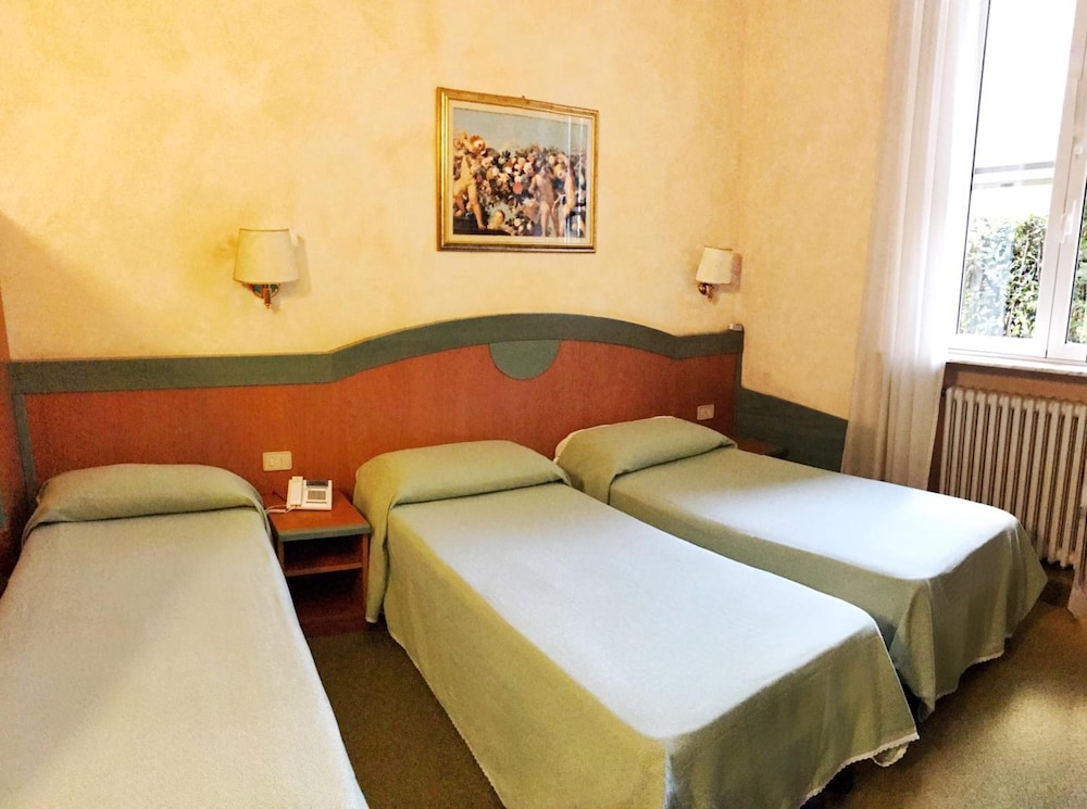 Hotel Villa Primavera 15/94