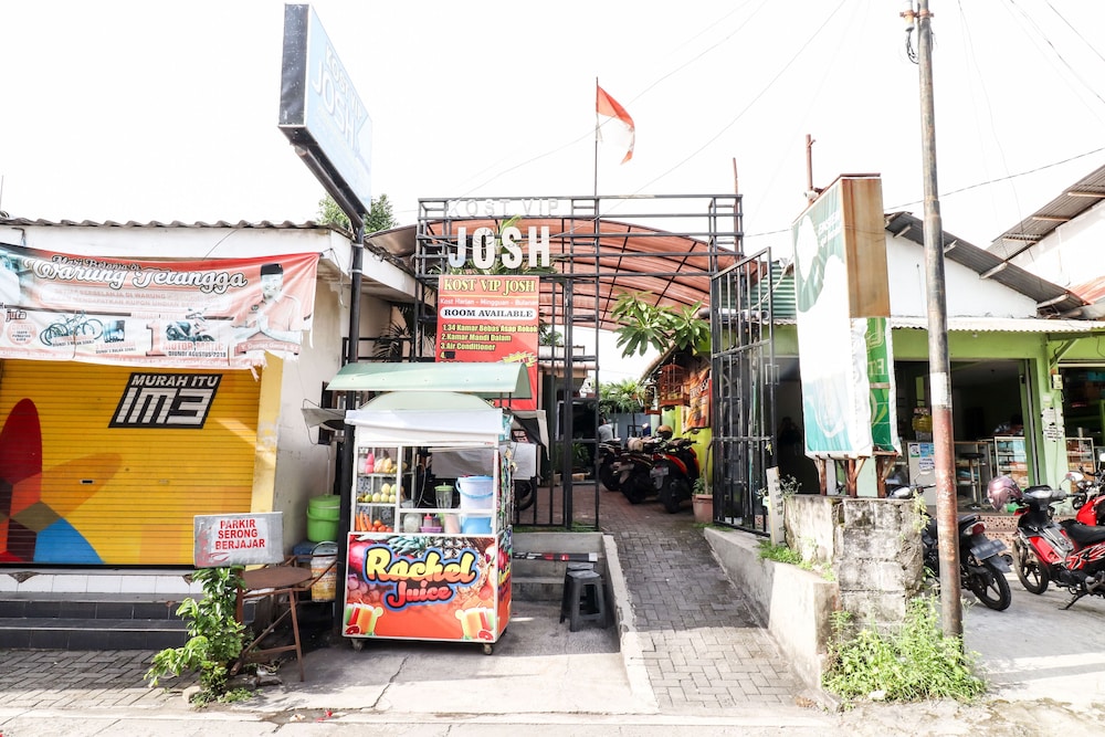 Kost Vip Josh UGM 1/16
