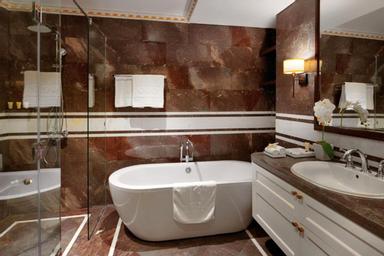 Grand, Suite, Twin Beds, Golf Course View