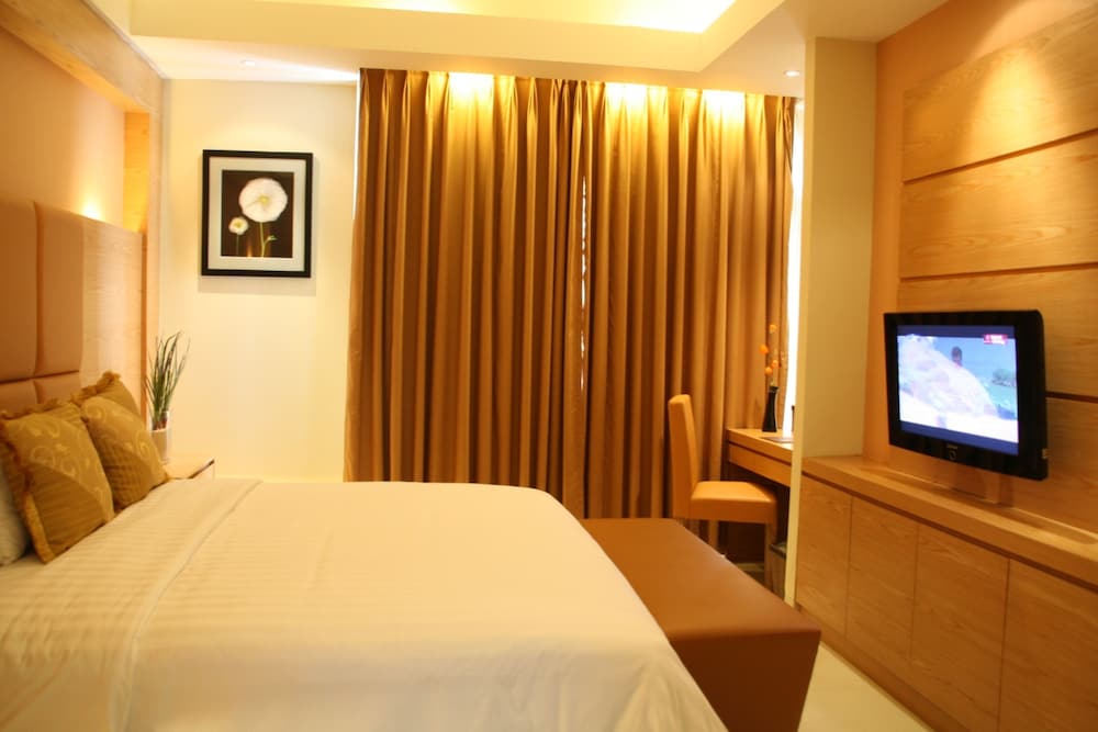 GRAND PASUNDAN CONVENTION HOTEL 10/65