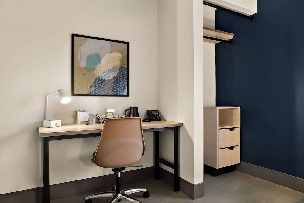 CityFlatsHotel - Port Huron, an Ascend Collection Hotel 32/40