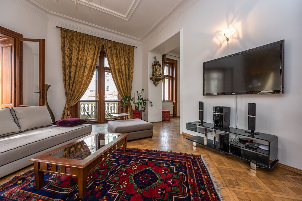 Malostranska Residence 49/72