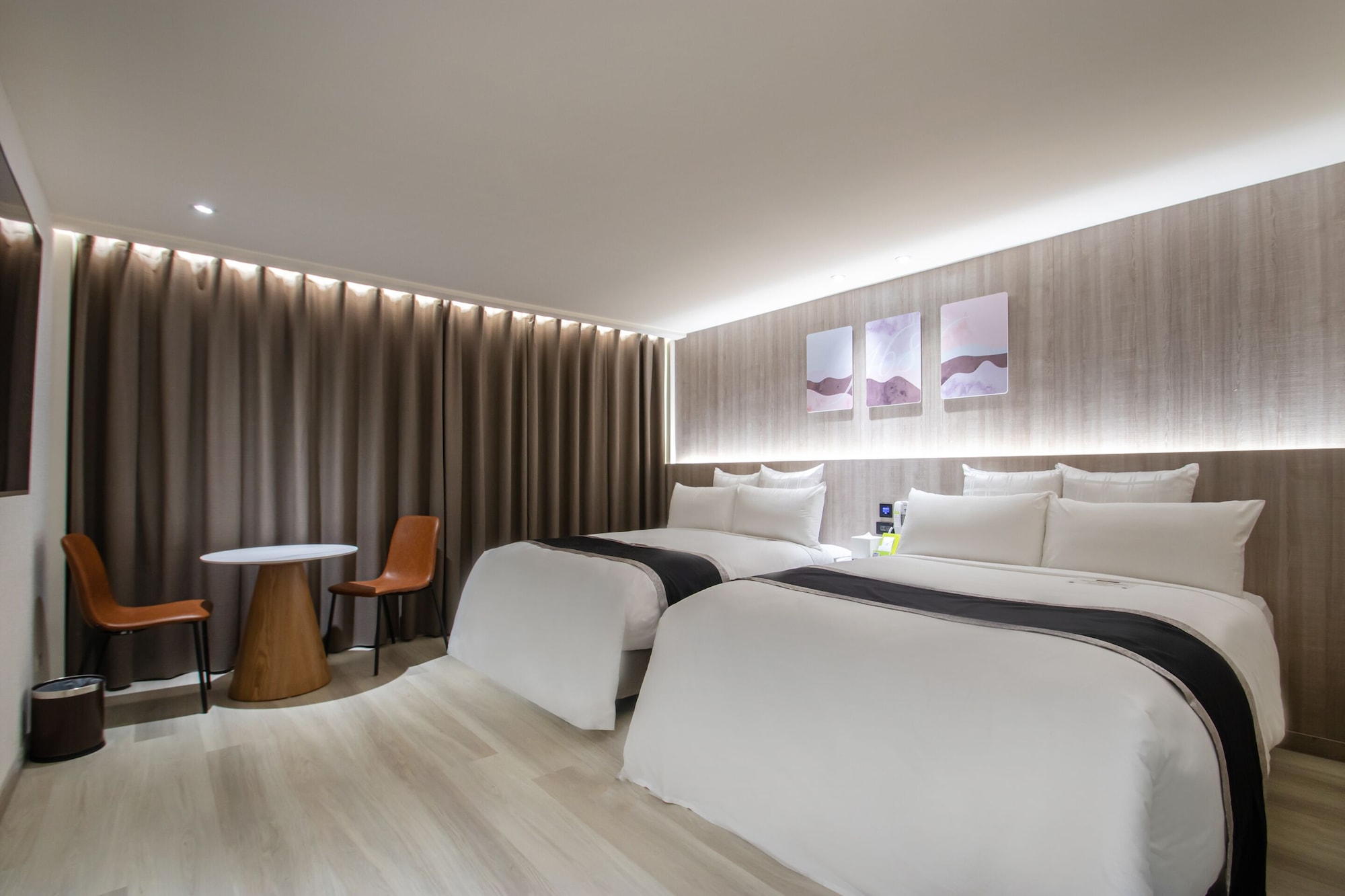 Business, Quadruple, 2 Double Beds, No Parking