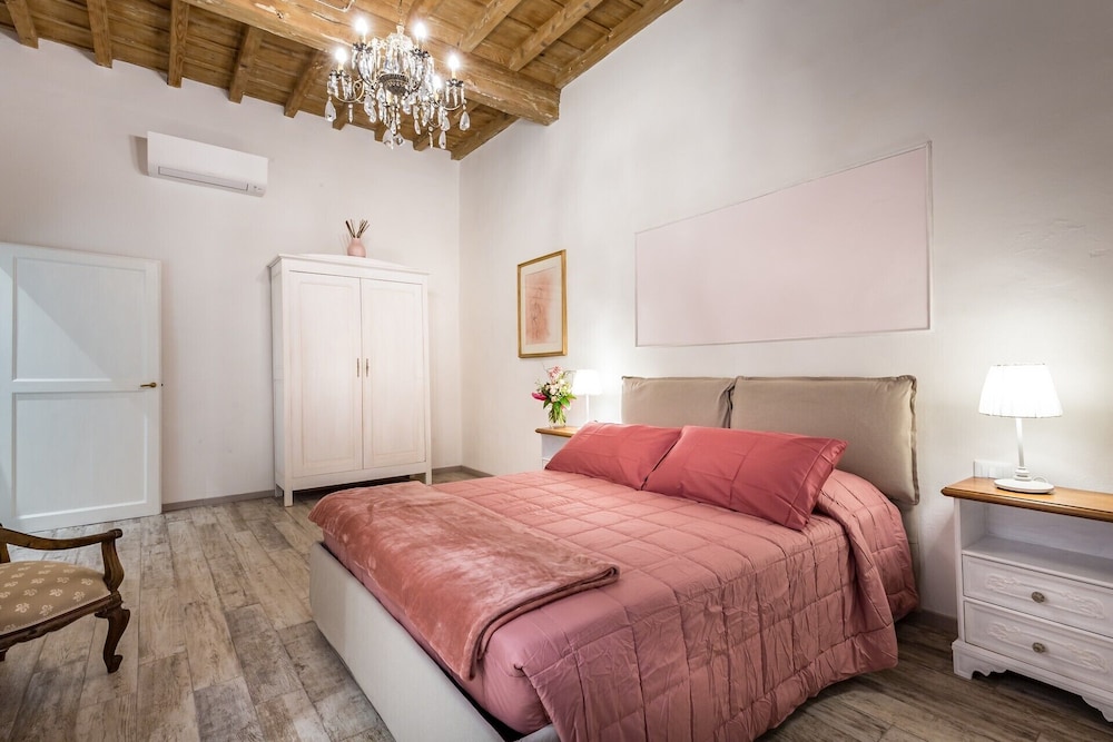 Arno Apartment B 8/32