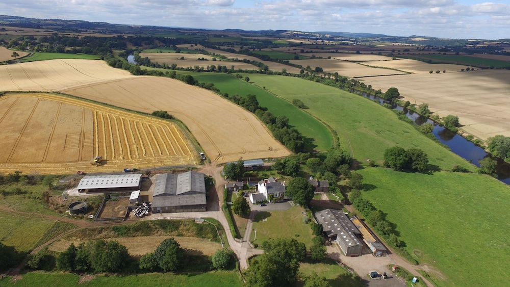 Benhall Farm Holidays 16/24