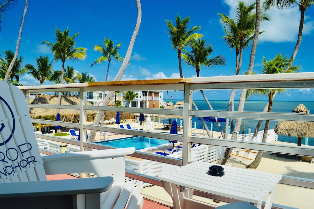Drop Anchor Resort and Marina 32/50