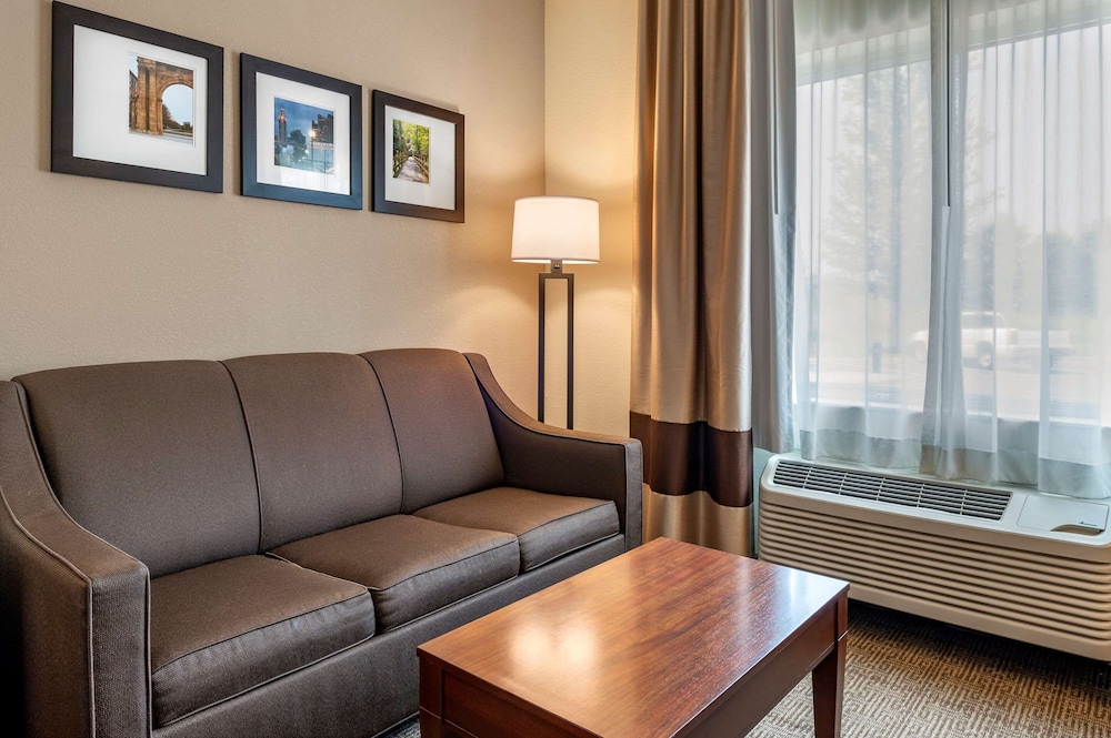 Comfort Suites Columbus West- Hilliard 34/46