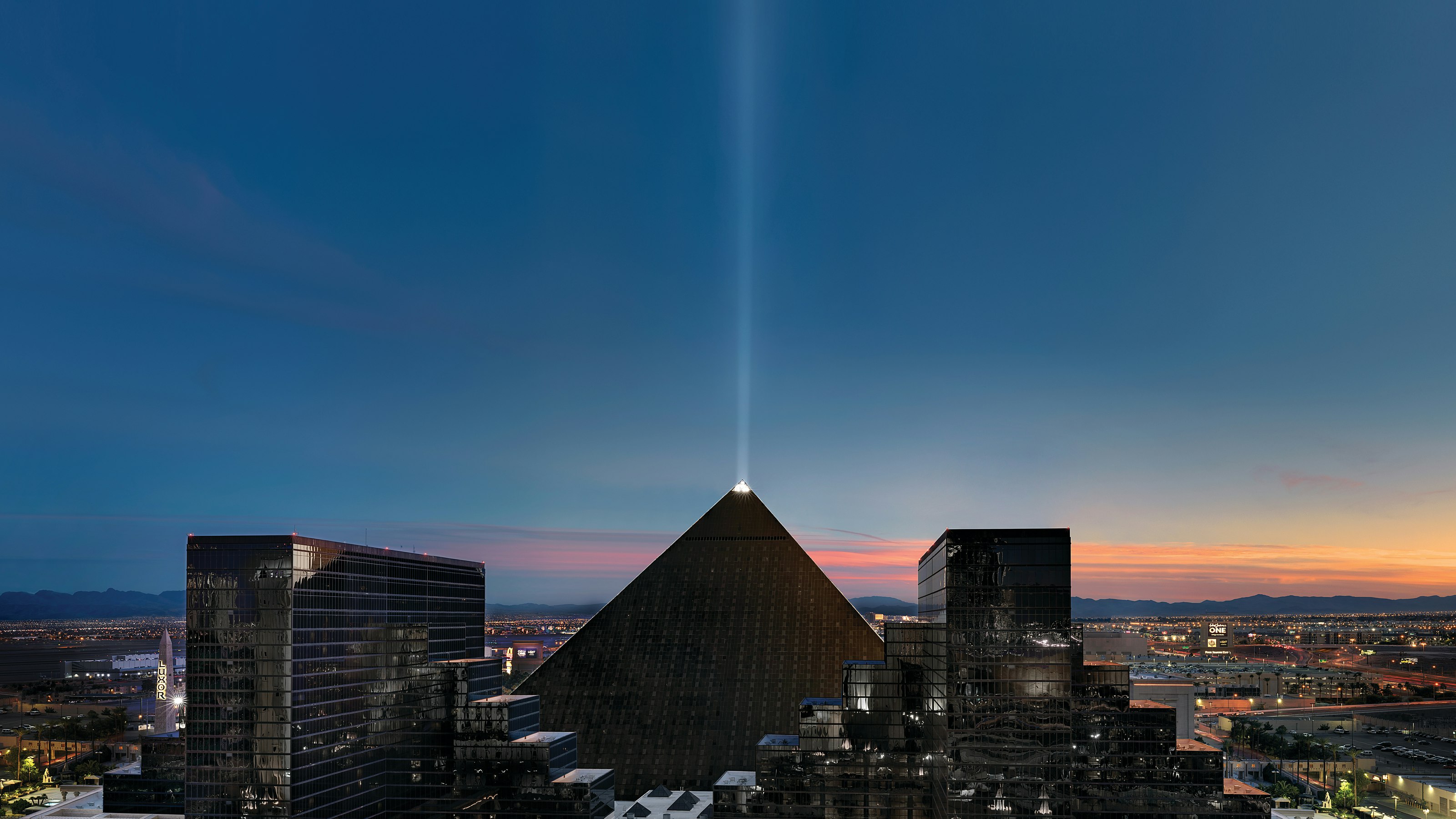 Luxor Hotel and Casino 63/73