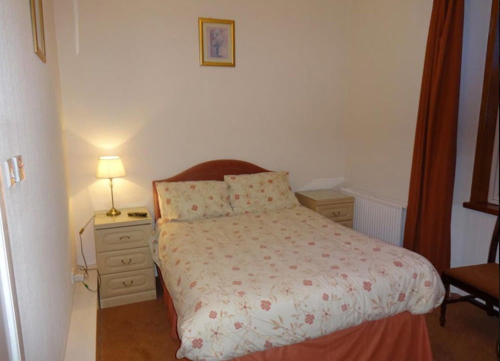 Aberdour Guest House 7/22
