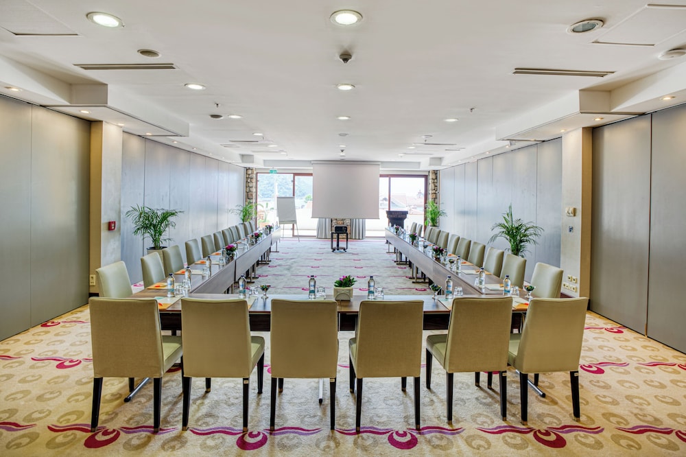 Marti Resort Hotel 62/72
