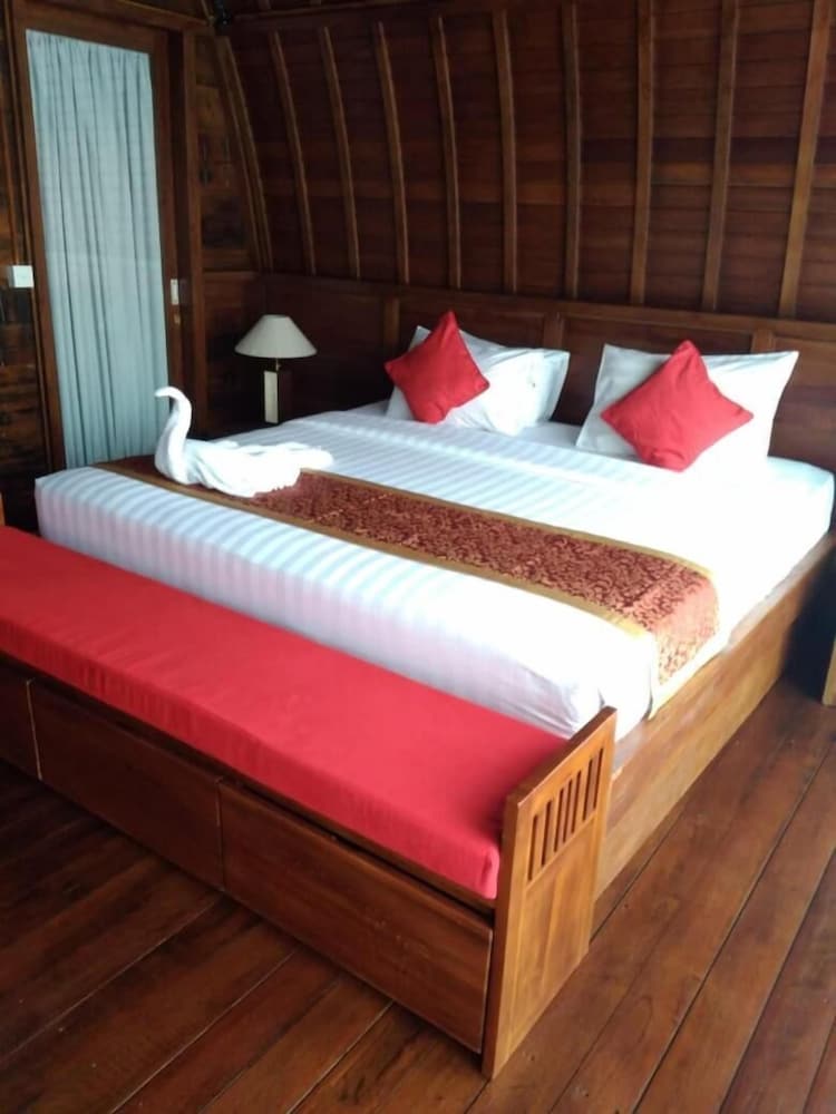 The Lumbung Wood Villa 8/39