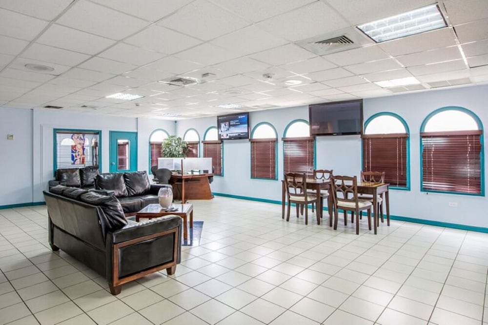 Caribbean Palm Village Resort 38/45