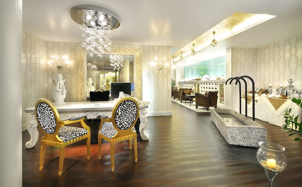 HAUS WOLF IM ALPINE PALACE NEW BALANCE LUXUS RESORT 34/50