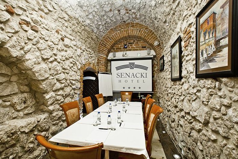 Hotel Senacki 84/90