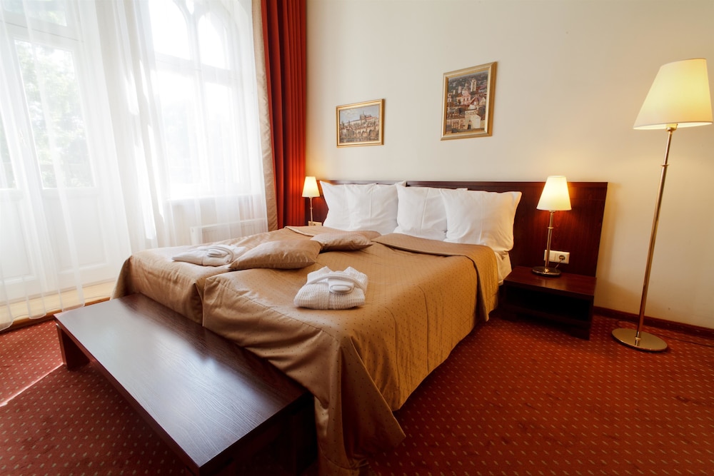 STANDARD, TWIN BEDS
