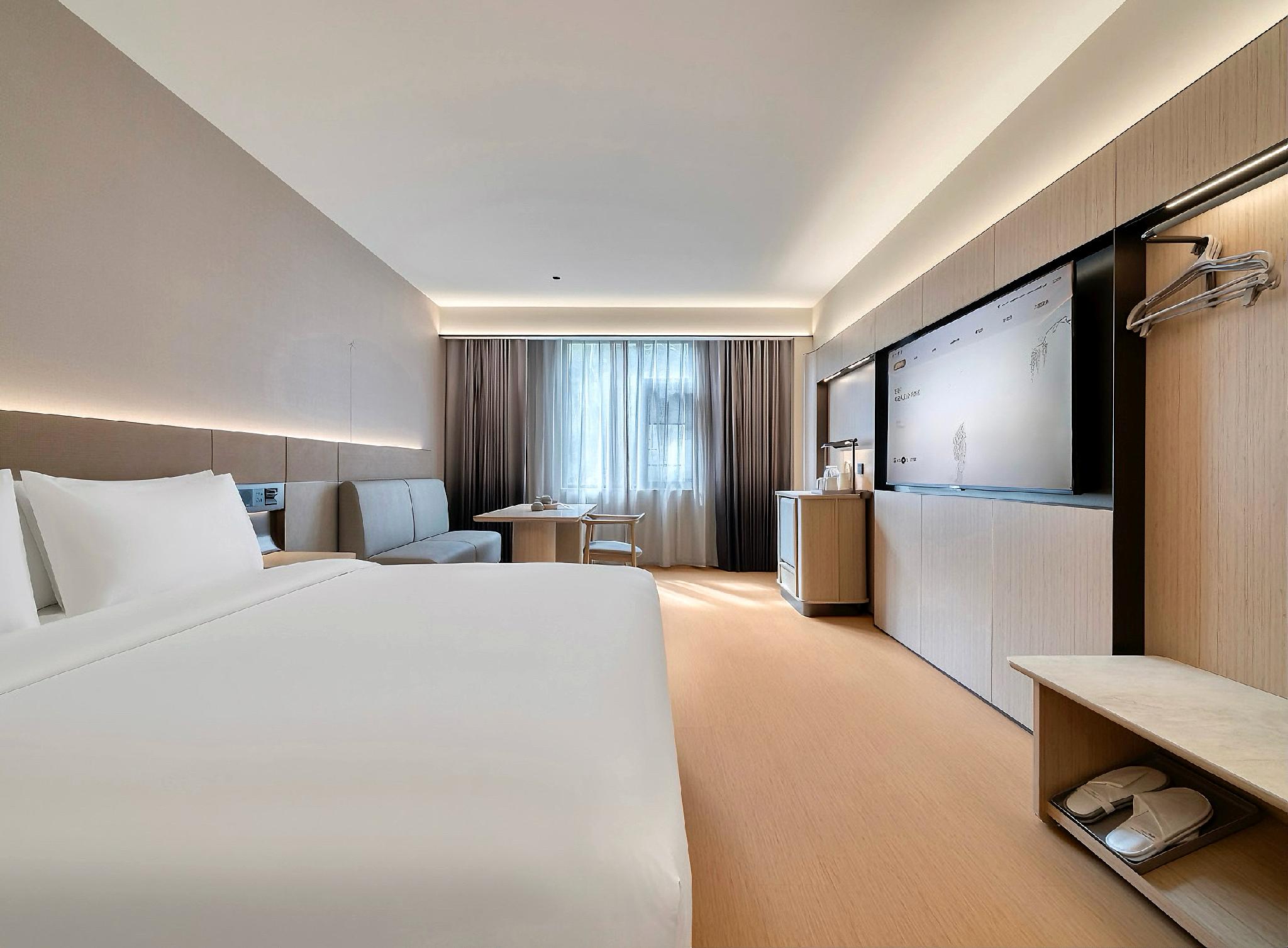 Business, King Bed