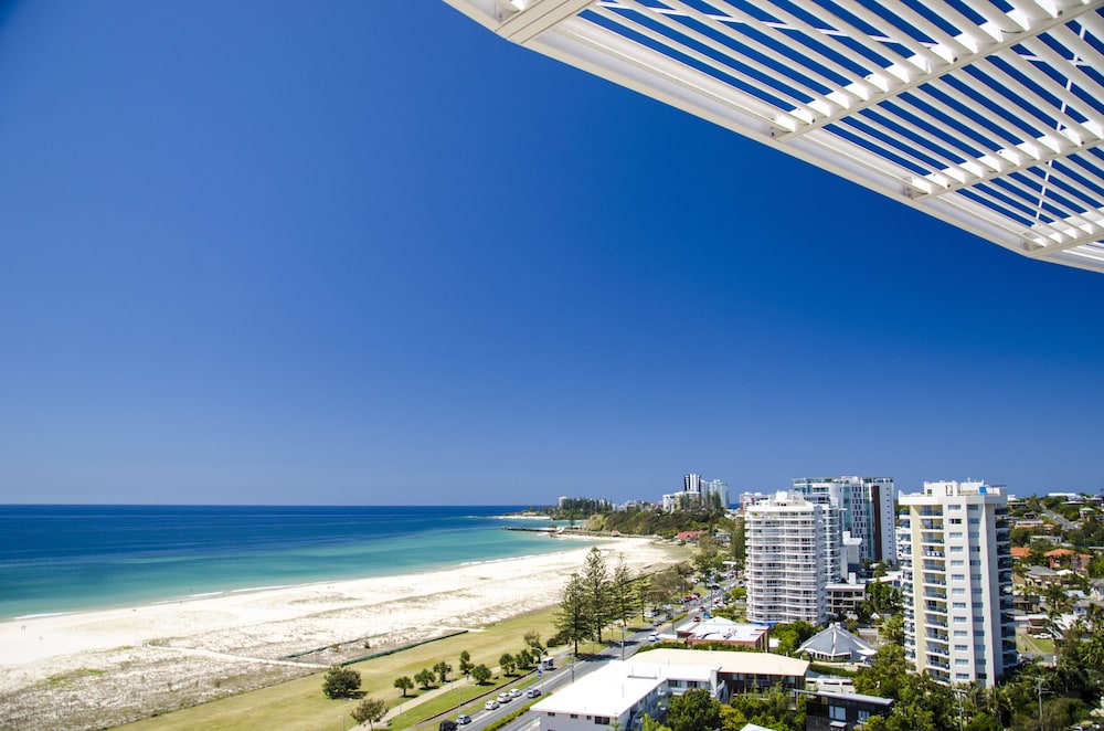 Kirra Surf Apartments 1/75