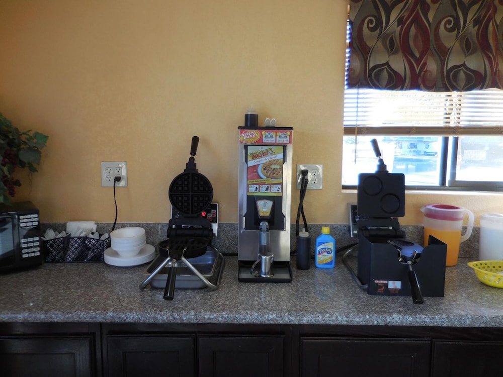 Best Economy Inn n Suites 49/67