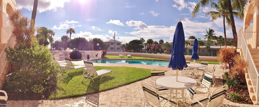 Coral Key Inn 65/71