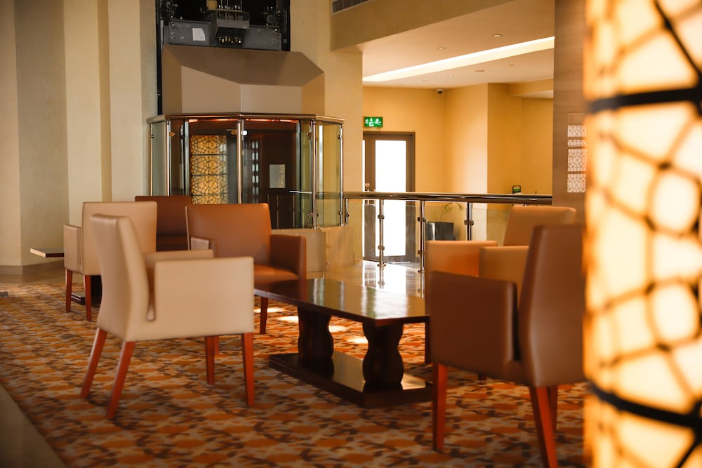 Crowne Plaza Sohar 60/81