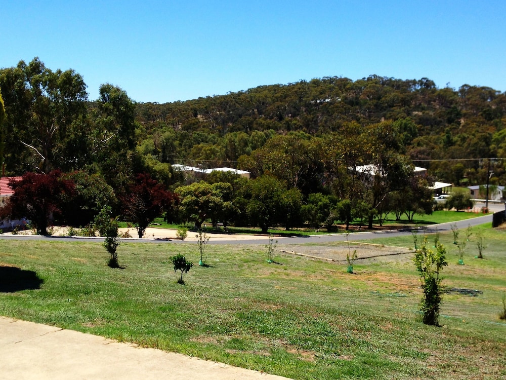 CLARE VALLEY MOTEL 10/62