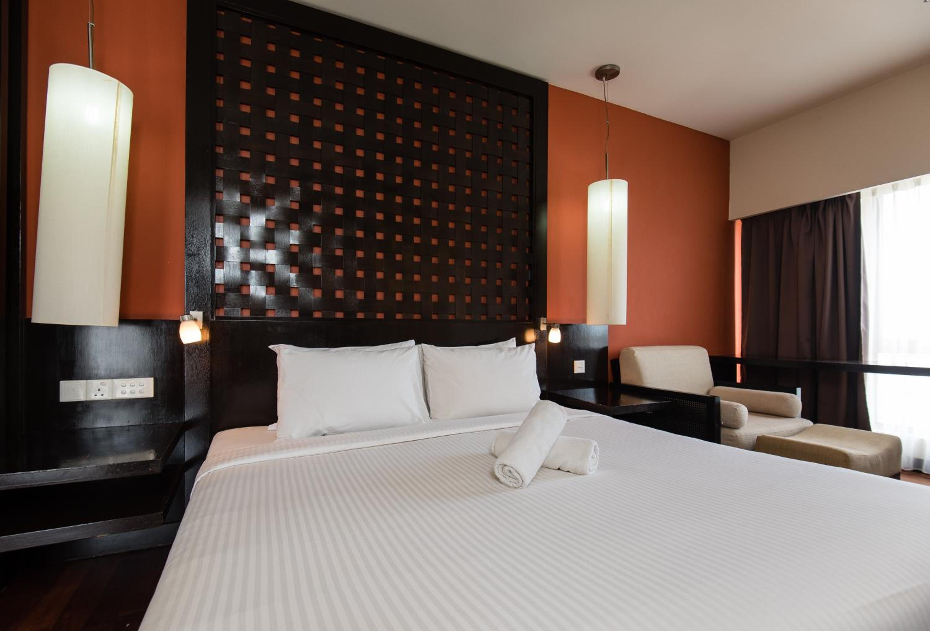 Executive, Studio, King Bed, Lagoon View