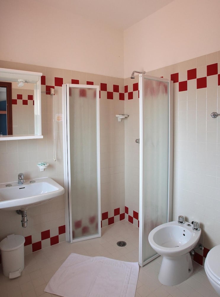 Hotel Midi 37/37