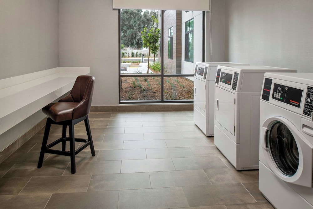 Courtyard By Marriott San Bernardino Loma Linda 31/45