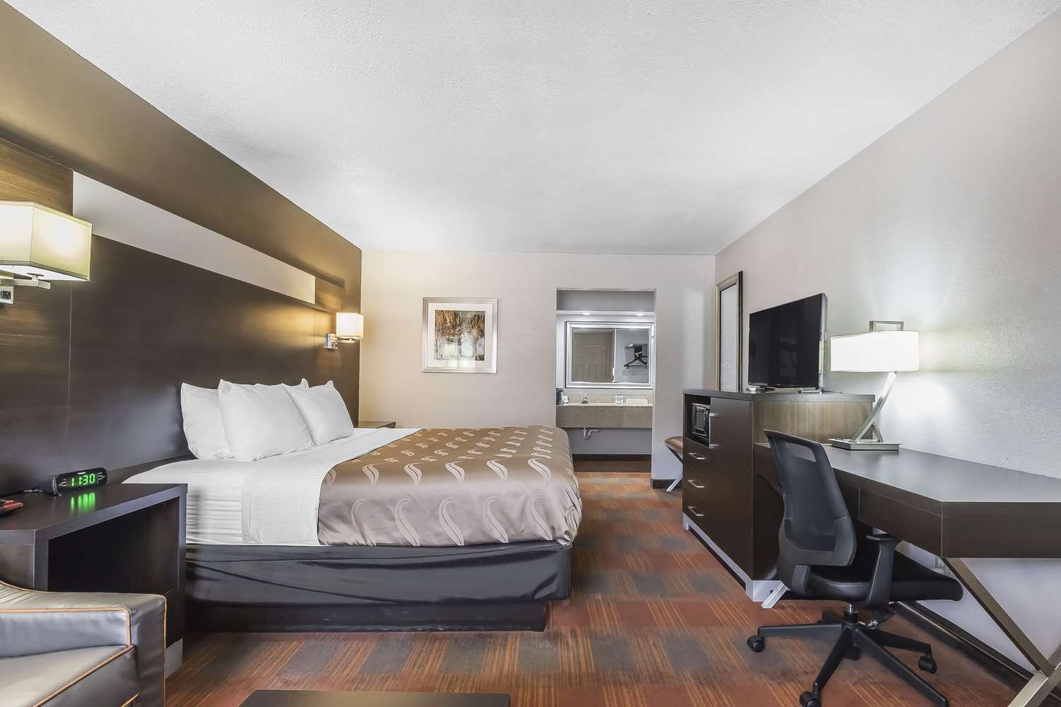 Quality Inn & Suites Stuttgart North 6/23