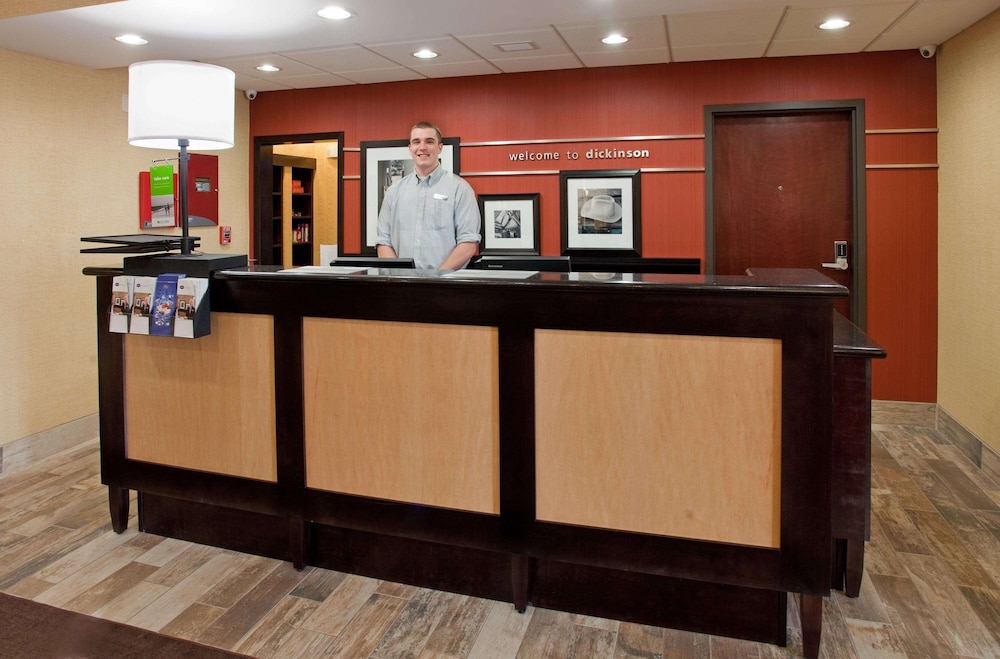 Hampton Inn And Suites Dickinson Nd 8/42