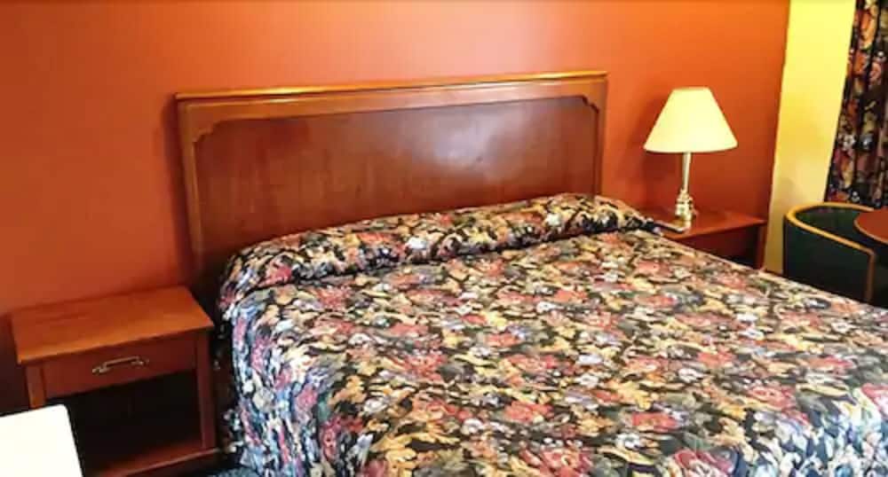 Parkway Motel 6/13