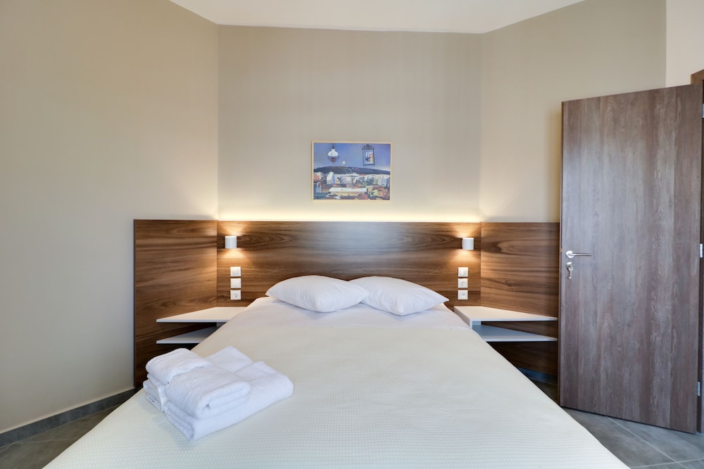 Athens Comfort Suites and Apartments 14/34
